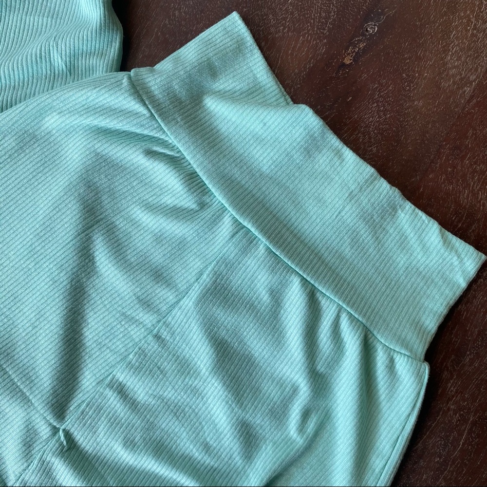 NWT Toddler Ribbed Short Set - Picture 4 of 4
